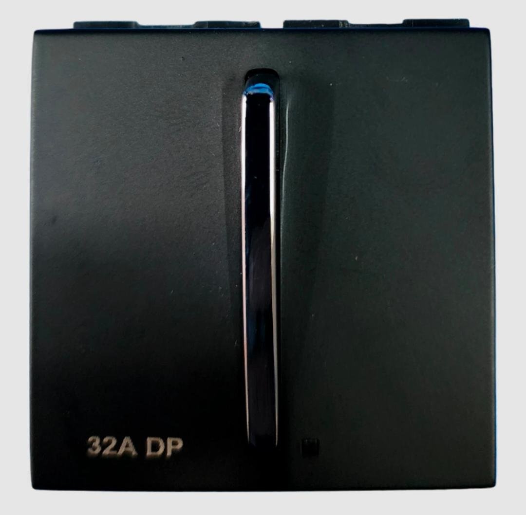 S. No. 3026yg8789 SWITCH AA 2399 SLIMO 32A DP (W) IND E/G-2M (YG8789) - Image 1