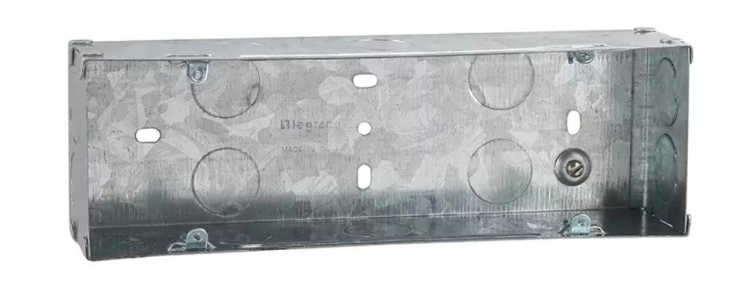 S. No. 3184yl1779 METAL BOX 8M (YL1779) - Image 1